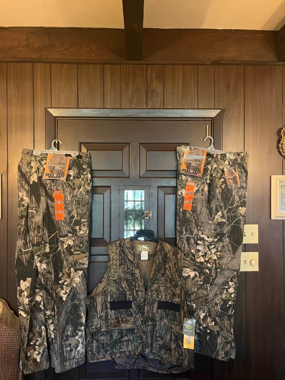 Camouflage Hunting Vest and Pants Set Green Camo New With Tags Mens 2 XL